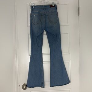 High Rise Flare Hollister Jeans (Short)